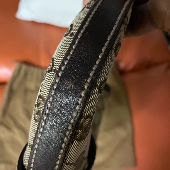 Authentic Gucci Monogram Medium Supreme Canvas Shoulder Bag - Picture 6 of 6